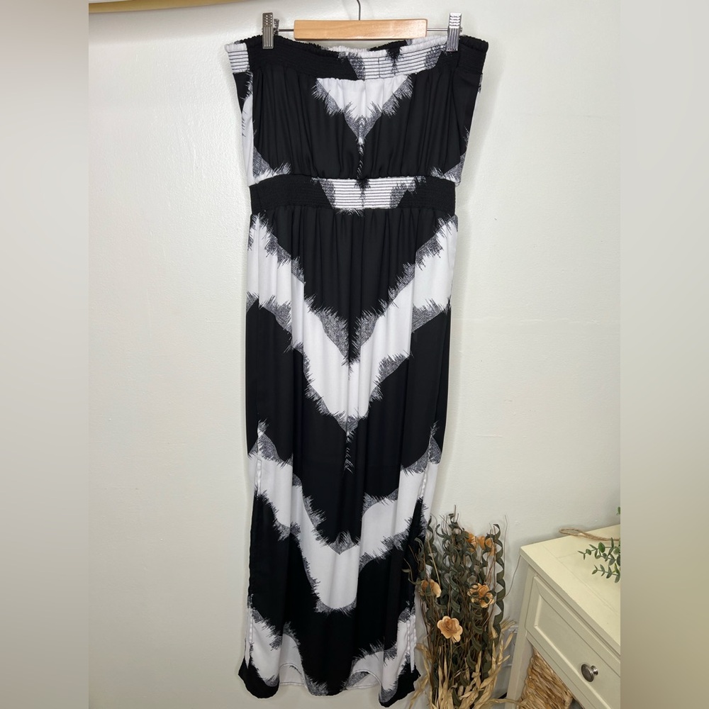 Mossimo Strapless Chevron Maxi Dress - Picture 4 of 8